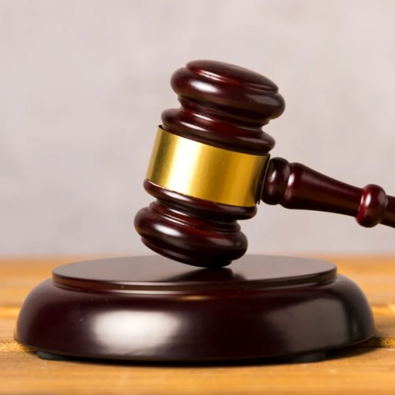 خدمات قانونية