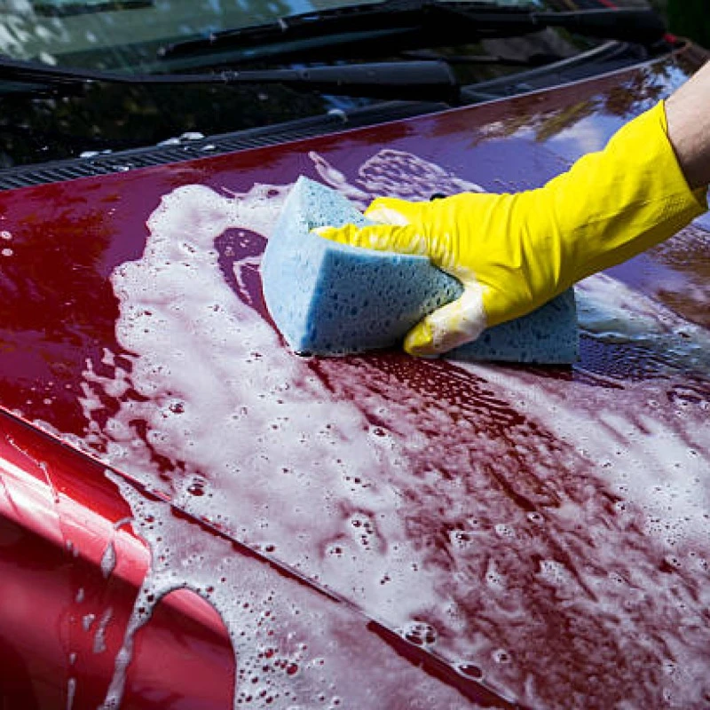 خدمات تنظيف السيارات