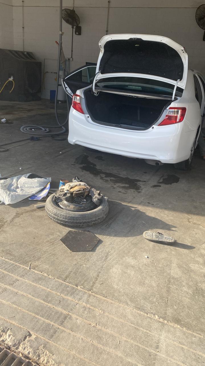 بيع سيارات